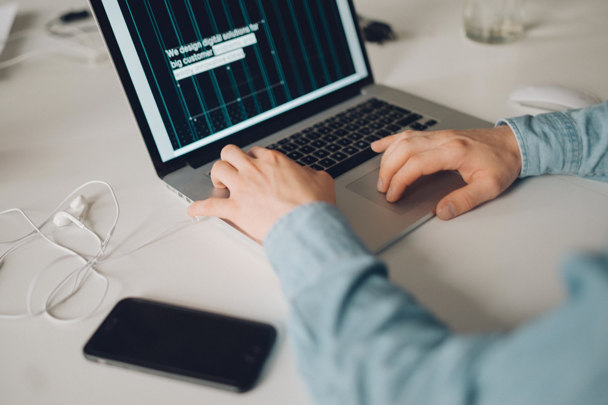How to Navigate Complex Expense Reporting and Auditing Problems (With Real Example Policies From Real Companies)